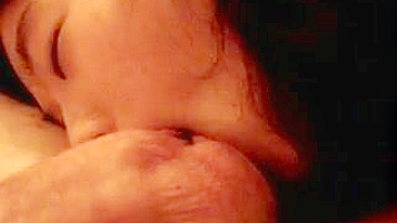 Namorada Asiática Amadora Chupando e Gozando na Buceta com Tesão!