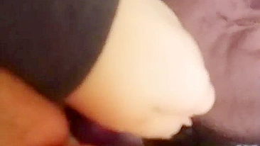 Amadora Se Masturba com Dois Consolos e Selfies de Gemidos Gozando