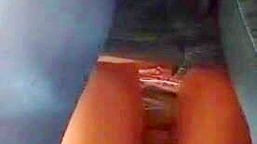 Asiática Amadora Esfregando Bucetinha Apertada em Selfies Caseiras