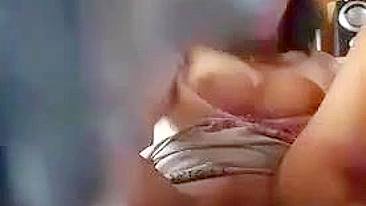 Asiática Amadora Esfregando Bucetinha Apertada em Selfies Caseiras