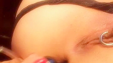 Masturbação no cuzinho apertado com contas anais e dildos