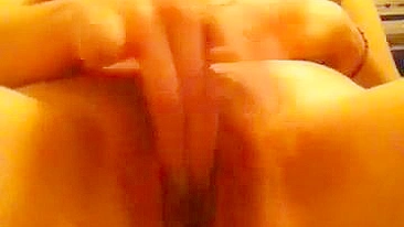 Aula de Siririca com Morena Peituda Novinha