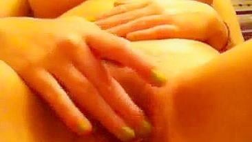 Aula de Siririca com Morena Peituda Novinha