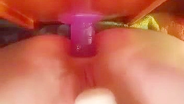 Masturbação com Consolo na Parede e Gozada Intensa!