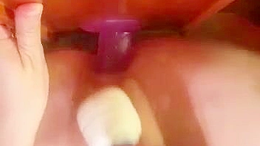 Masturbação com Consolo na Parede e Gozada Intensa!