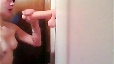 Masturbação Caseira Universitária Amadora com Boquete e Consolo