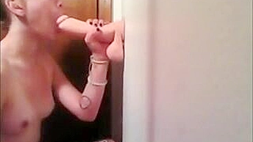 Masturbação Caseira Universitária Amadora com Boquete e Consolo