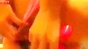 Morena Novinha Apertada Se Masturba com Fio Dental e Pornô Caseiro