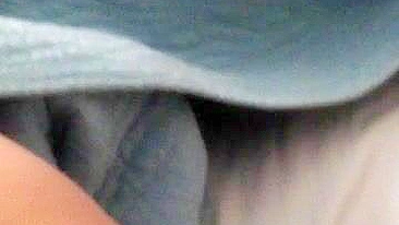 Gatinha da Facul se Masturbando de Calcinha com Vibrador e Dedinhos