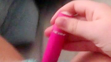 Gatinha da Facul se Masturbando de Calcinha com Vibrador e Dedinhos