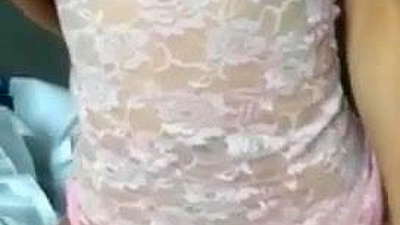 Amadora Peituda Provoca com Strip de Lingerie e se Masturba