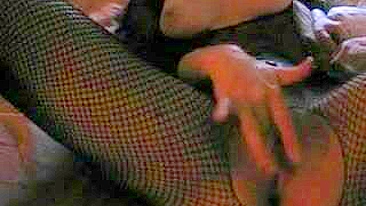 Dedadas na Rede - Casal de Faculdade Amador se Masturbando