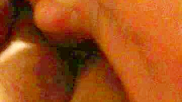 Colegial se masturbando e gozando pra papai safado