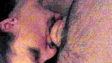 Esposa Madura Gordinha Amadora Se Masturba com Peitões e Dildo