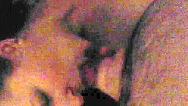 Esposa Madura Gordinha Amadora Se Masturba com Peitões e Dildo