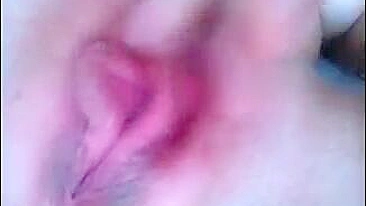 Loira gata sozinha se dedando e masturbando amador