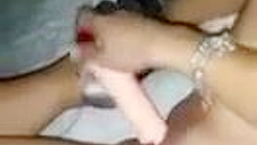 Amadora Morena Metendo Dildo na Buceta Caseira