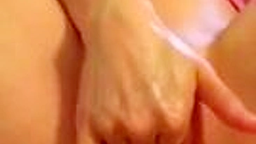 Morena da Facul se Fisting e Gozando Amadora!