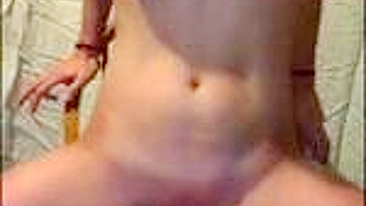 Garota da Faculdade se Masturbando com Corpo Sarado e Peitões!