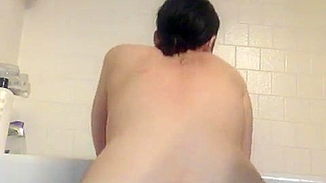 Masturbação Caseira com Bundonas e Brinquedos Eróticos