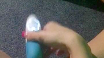 Amadora de Buceta Raspada Goza Forte com Vibrador Coelhinho