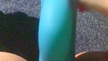 Amadora de Buceta Raspada Goza Forte com Vibrador Coelhinho