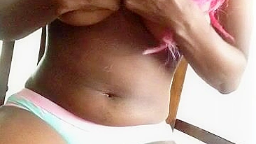 Desejos Liberados - Ébano Amadora se Masturba Caseira com Vibradores e BDSM