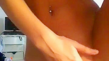 Loira Gata Corpo Firme Provoca com Peitões e Se Dedilha em Masturbação Quente