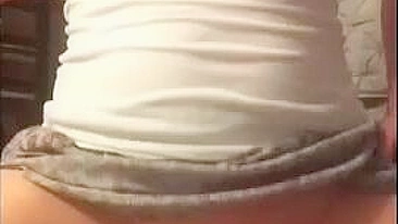 Cavalgada com Peitos Grandes, Mamilos Furados e Foda de Dildo