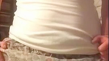 Cavalgada com Peitos Grandes, Mamilos Furados e Foda de Dildo