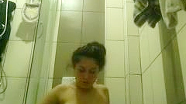 Morena da Facul Orgasmo Silencioso em Masturbação Caseira!