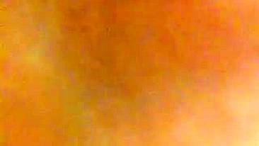 Asiática Amadora de Peitos Grandes Masturba Buceta Molhada e Cremosa