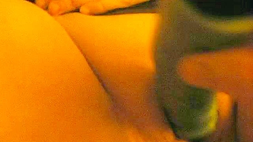 Gordinha Amadora Se Masturbando em Casa com Consolos e Brinquedos