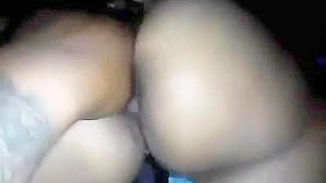 Lésbica Negra Esguichando! Masturbação Caseira Amadora com Consolo Preto e Orgasmo