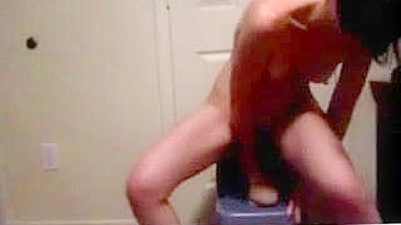 Se Masturbando com Vibrador Grande - Adolescente Amadora Fodendo Caseiro