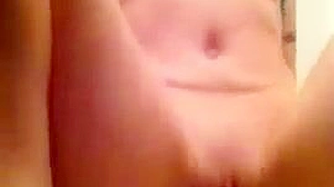 MILF Gozando com Dildo! #Caseiro #SexoAmador