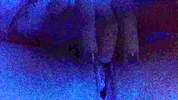 Morena Amadora Dedando Peitos Grandes e Esfregando a Buceta na Masturbação