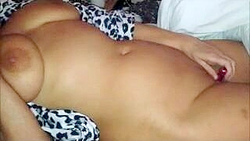 MILF Gozando em Caseiro com Peitões e Amadora Peituda