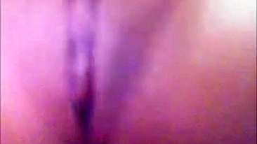 Namorada Asiática da Facul Adolescente Se Masturba com Clitóris Molhado Caseiro