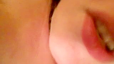 BBW Amadora se Masturba com Dildo e Brinquedos em Vídeo Caseiro