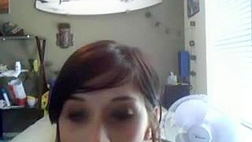 Morena Universitária Se Masturba em Casa até o Orgasmo Apertadinho