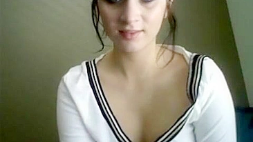 Imperdível! Morena Amadora Gozando e Esguichando em Masturbação Caseira!