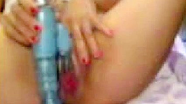 Asiática Amadora se Masturba em Casa com Dildo e Vibrador