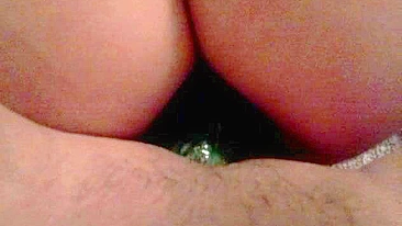 MILF se Masturba com Dois Consolos e Brinquedo Anal em Pornô Caseiro Amador