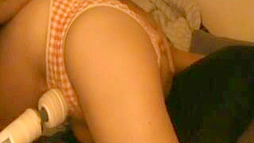 Namorada Amadora Se Masturba com Vibrador, Gemendo até o Orgasmo Caseiro