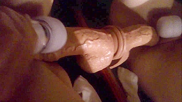 Masturbação Caseira com Dildos BBC Enormes e Vadias Amadoras!