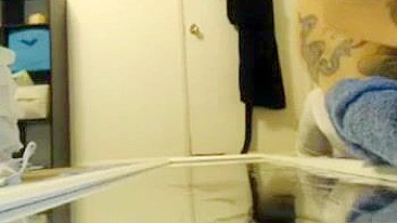 Masturbação no espelho com vibrador e esguicho!