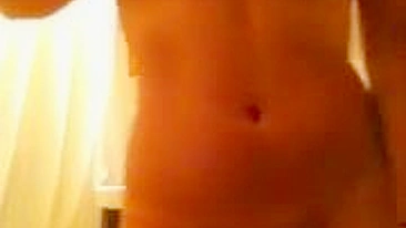 Garota peituda da facul se masturbando em casa com peitões e dedinhos