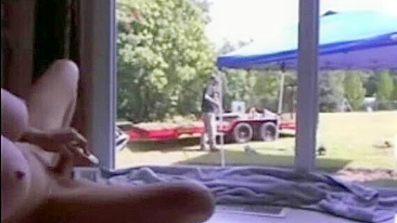 Morena Exibida Goza com Consolo pro Jardineiro Ver