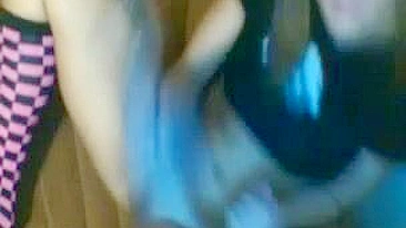 Adolescente Amadora em Masturbação Caseira com Garganta Profunda Suja e Dildo